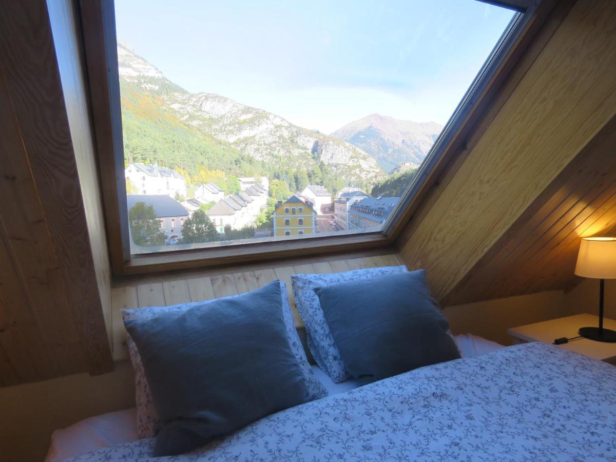 Ferienwohnung Atico Duplex Reformado Con Vistas A La Montana Canfranc Exterior foto